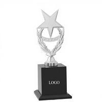 Trophée exécutif haut de gamme conçu pour les récompenses de leadership et les programmes de reconnaissance professionnelle, trophée étoile avec base noire.