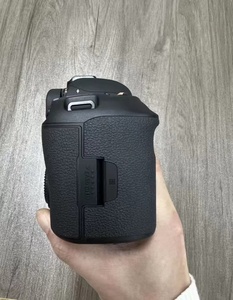 กล้องดิจิตอล SLR มือสอง รุ่น 5D Mark IV คุณภาพสูง เซ็นเซอร์ CMOS ระดับมืออาชีพ บันทึกภาพได้อย่างมืออาชีพ ราคาประหยัด - Product Image 4