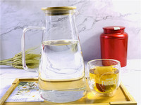 Ensemble de carafes à eau en verre transparent faites à la main avec poignée et couvercle, style bohème, écologique, capacité de 1600 ml, facile à utiliser