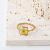 Cincin Resin Buatan Tangan dengan Bunga Kering Asli di Dalamnya, Cincin Bunga dari Baja Anti Karat untuk Wanita dan Remaja Putri, Hadiah