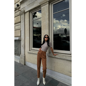 Pantalones de Mujer de Tela de PU Color Tabaco, Cintura Alta, Estilo Lápiz, Antipelusas - Product Image 2