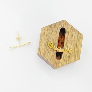 <span class=keywords><strong>Boucle</strong></span> <span class=keywords><strong>d</strong></span>'<span class=keywords><strong>oreille</strong></span> personnalisée tendance en argent sterling 925 plaqué or 14 carats, <span class=keywords><strong>boucle</strong></span> <span class=keywords><strong>d</strong></span>'<span class=keywords><strong>oreille</strong></span> avec initiale, bijoux personnalisés avec nom - Product Image 3