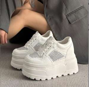 Scarpe Casual da Donna in Rete Bianche e <span class=keywords><strong>Nere</strong></span> <span class=keywords><strong>con</strong></span> <span class=keywords><strong>Suola</strong></span> Spessa, Piattaforma Rialzata e Lacci - Product Image 5