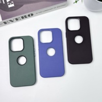 Étui de téléphone en cuir commercial avec logo d'insigne évidé pour IPhone 15 14 13 Pro max