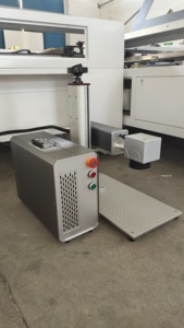 เครื่องทำเครื่องหมายไฟเบอร์เลเซอร์20W หัว Sino galvo แผ่นจุดสีแดงสองจุด80มม. หมุน DXF PLT BMP สำหรับโลหะเลนส์300*300มม. - Product Image 5