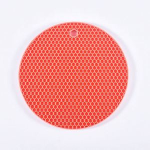 Almohadilla de silicona redonda para ollas y sartenes con soporte para cucharas y almohadillas antideslizantes para tarros, artículos de cocina de goma para el hogar - Product Image 2