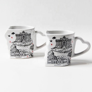 Tasse à café pour couple avec poignée en forme de cœur romantique SWT |   Tasse en céramique imprimée avec un monument de Rome |   Tasse à café ou à thé souvenir pour voyage, mug cadeau - Product Image 2