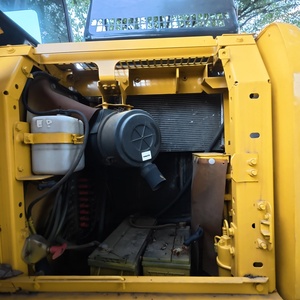 Excavatrice hydraulique sur chenilles Komatsu PC130 d'occasion de 13 tonnes avec peu d'heures de fonctionnement, adaptée à une utilisation agricole et domestique - Product Image 5