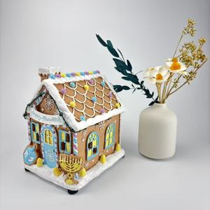 Casa de Jengibre de Hanukkah Iluminada con LED Hecha a Mano, de Alta Calidad y Estilo Encantador, con Envío Disponible desde Almacén a Domicilio - Product Image 5
