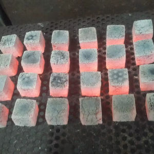 Fabriquées spécifiquement pour la chicha et le narguilé, ces briquettes sont en charbon de bois naturel issu de coques de noix de coco, produits d'Indonésie. - Product Image 1