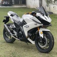 Moto sportive Kawasaki H2 1000cc suralimentée, haute performance, avec technologie de pointe