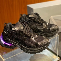 Chaussures de course pour femme de haute qualité, baskets LED à lacets, baskets de mode décontractées pour homme avec lumières, chaussures de marche