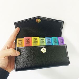กล่องยาพลาสติกแบบพกพา PU 21 ช่อง รุ่น Novelty สำหรับใส่ยา 7 วัน กล่องยาหนังสำหรับเดินทาง - Product Image 3