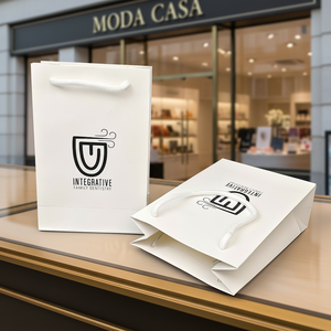 Sac en papier blanc personnalisé avec votre marque pour les petites entreprises, idéal pour les cadeaux, les vêtements, les chaussures, etc. - Product Image 1