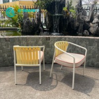 Ensemble de table rectangulaire et de chaises de salle à manger en aluminium pour patio moderne, design unique en sangle, chaise de jardin pour usage extérieur, pour cour, villa