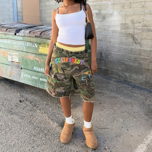 Shorts <span class=keywords><strong>en</strong></span> jean baggy camouflage personnalisés avec graffitis colorés et détails usés, bermuda imprimé sérigraphié, streetwear cargo pour hommes - Product Image 3