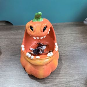 Suministro de fábrica: Bandeja de almacenamiento de calabaza con diseño de grimace espeluznante, organizador de llaves y monedas para entrada de Halloween, adorno decorativo de resina para escritorio, regalos - Product Image 4