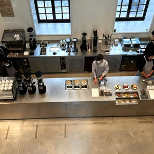 เคาน์เตอร์บาร์กาแฟหุ่นยนต์ สแตนเลส 304 พร้อมเครื่องบันทึกเงินสด ระบบเสียง ไฟ LED สำหรับร้านกาแฟเชิงพาณิชย์ - Product Image 6