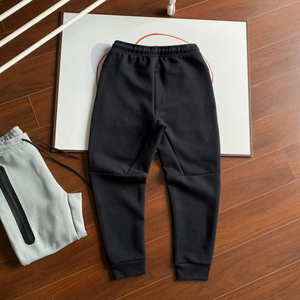 <span class=keywords><strong>Tuta</strong></span> Sportiva da Uomo Modello 2025 con <span class=keywords><strong>Felpa</strong></span> con Cappuccio <span class=keywords><strong>e</strong></span> Pantaloni per Primavera-Autunno - Product Image 5