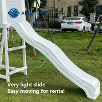Grande structure de jeu intérieure en plastique avec piscine à balles et toboggans pour enfants, idéale pour les jardins, les écoles publiques et les fêtes ; construction métallique durable - pour enfants