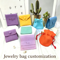 Pochette à cordon floquée grise anti-poussière avec logo personnalisé au toucher doux pour écouteurs, rangement de bijoux et clé USB