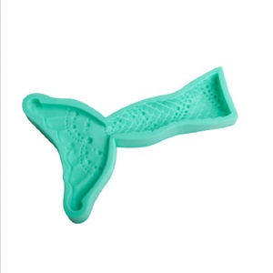 Moule en silicone en forme de queue de sirène pour le fondant, la décoration de gâteaux et le chocolat - Product Image 3