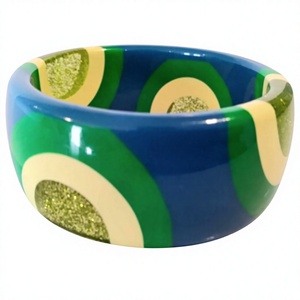 Nouveau bracelet géométrique classique en résine, motif scintillant bleu, vert, jaune, fait main, bijoux de mode unisexe - Product Image 2