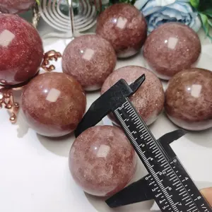 Sfera di pietra curativa a basso costo di fabbrica cristalli naturali fragola quarzo sfera