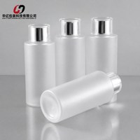 Bouteille en plastique PET givrée de 400 ml avec bouchon argenté à double paroi pour l'eau micellaire, le tonique facial, l'emballage