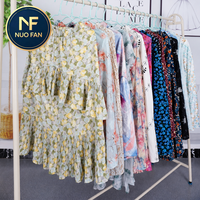 Vêtements d'occasion, jupe midi vintage à fleurs, jupe taille haute en forme de A, quantité minimale de commande pour les femmes : 100 kilogrammes
