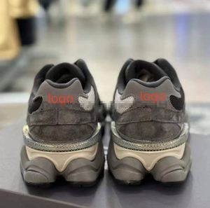 Chaussures de sport pour hommes 9060 de qualité supérieure, version personnalisée avec logo, nouvelles baskets respirantes célèbres pour la course à pied - Product Image 3