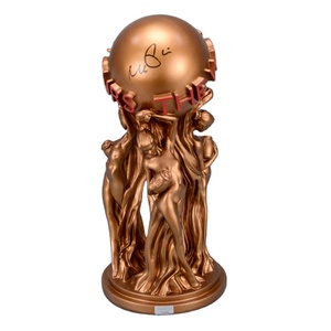 Offre Spéciale sculpture de jardin en plein air pleine taille le monde est votre statue en bronze - Product Image 1