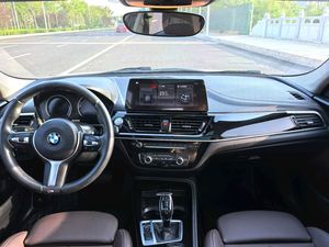 <span class=keywords><strong>BMW</strong></span> Série <span class=keywords><strong>1</strong></span> Modèle <span class=keywords><strong>2022</strong></span> 120i <span class=keywords><strong>1</strong></span>.5T <span class=keywords><strong>M</strong></span> Sport Night Edition Transmission Automatique - Product Image 4