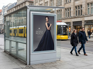 Panel Lenticular Personalizado Lentiprint Hecho en Alemania, 118X175cm, 40 LPI, Retrato, CLP/Backlit Estándar, Marco Plateado Opcional - Product Image 3