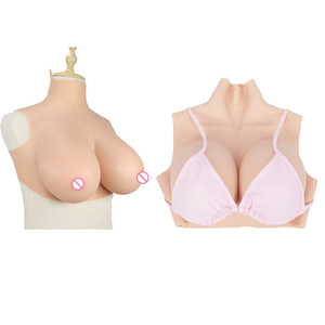 Prótesis de Senos de Silicona de Aspecto Natural con Textura de Piel Realista para Cosplayers, Drag Queens y Moldeado Corporal - Product Image 1