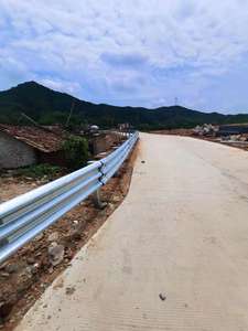 الطريق السريع ث شعاع الدرابزين المضادة للتصادم الشركة المصنعة الموردة في سعر المصنع لاستخدام الطريق - Product Image 4