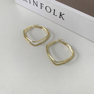 Instagram Aesthetic Pearl Earrings Wholesale for <strong>Street</strong> Vendors Minimalist Designs With Premium Light Luxury Feel - Product Image 3