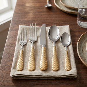 Ensemble de couverts modernes de style nordique américain en acier inoxydable poli miroir avec manches en bois, couvercle décoratif argenté et doré pour mariage et repas - Product Image 1