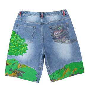 TOPSHOW Short en jean personnalisé à broderie lourde, motif Sept Pêchés capitaux Jardin d'Eden Serpent, délavé clair, pour homme, vente en gros - Product Image 2