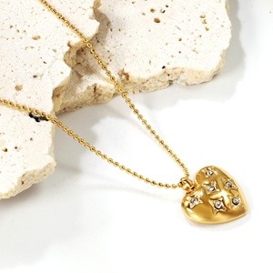 Nouvelle tendance, collier avec pendentif en forme de cœur en zircon éclatant, plaqué or 18 carats, en acier inoxydable, bijoux pour la Saint-Valentin pour femmes - Product Image 6