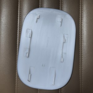 Plaque de couverture de réservoir de carburant Chevrolet 84228129 en plastique nylon pour Terrain - Product Image 1