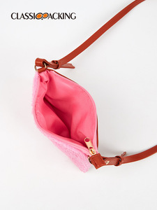 Bolsa de cosméticos bordada con letras de felpa, bandolera, bolsa pequeña rosa, bolsa organizadora de almacenamiento de maquillaje de <span class=keywords><strong>hombro</strong></span> personalizada de fábrica para mujer - Product Image 3