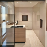 Portes coulissantes de cuisine intérieures en aluminium durable avec surface résistante aux rayures pour une utilisation fréquente