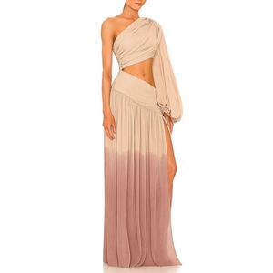 Vestido largo de verano para mujer con un solo hombro y manga larga, diseño plisado personalizado con detalles recortados, patrón liso, tela de otoño - Venta al por mayor - Product Image 3