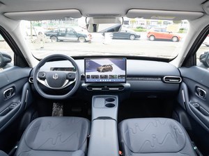Leapmotor A10 403 Enoy Edition 2026, SUV compact 100% électrique, couleur argent galaxie, autonomie 403 km (CLTC), véhicule électrique pour l'exportation - Product Image 5