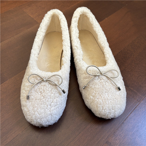 Zapatos Planos de Piel de Oveja Rizada para Mujer - Product Image 5