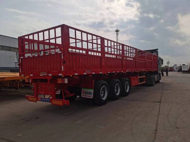3 Axle Stake Fence Semi Trailer Livestock Grain Bulk Transport Trailer