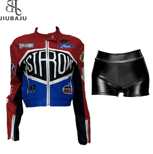 Set da 2 Pezzi in <span class=keywords><strong>Pelle</strong></span> PU da Moto per Donna: Giacca Corta con Zip a Maniche Lunghe e Pantaloncini Aderenti - Product Image 3