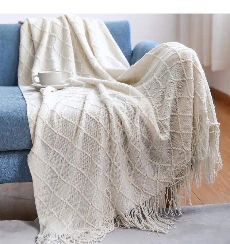 2023 Low MOQ Lightweight Acrylic White Super Soft Cozy Textured Solid Tassels Decorative Knitted Couch Throw Blanket