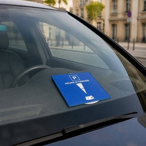 Disque de stationnement en cuir PU 15x15cm version française, avec logo personnalisé, pour zone bleue, minuteur de stationnement standard pour le marché français - Product Image 5